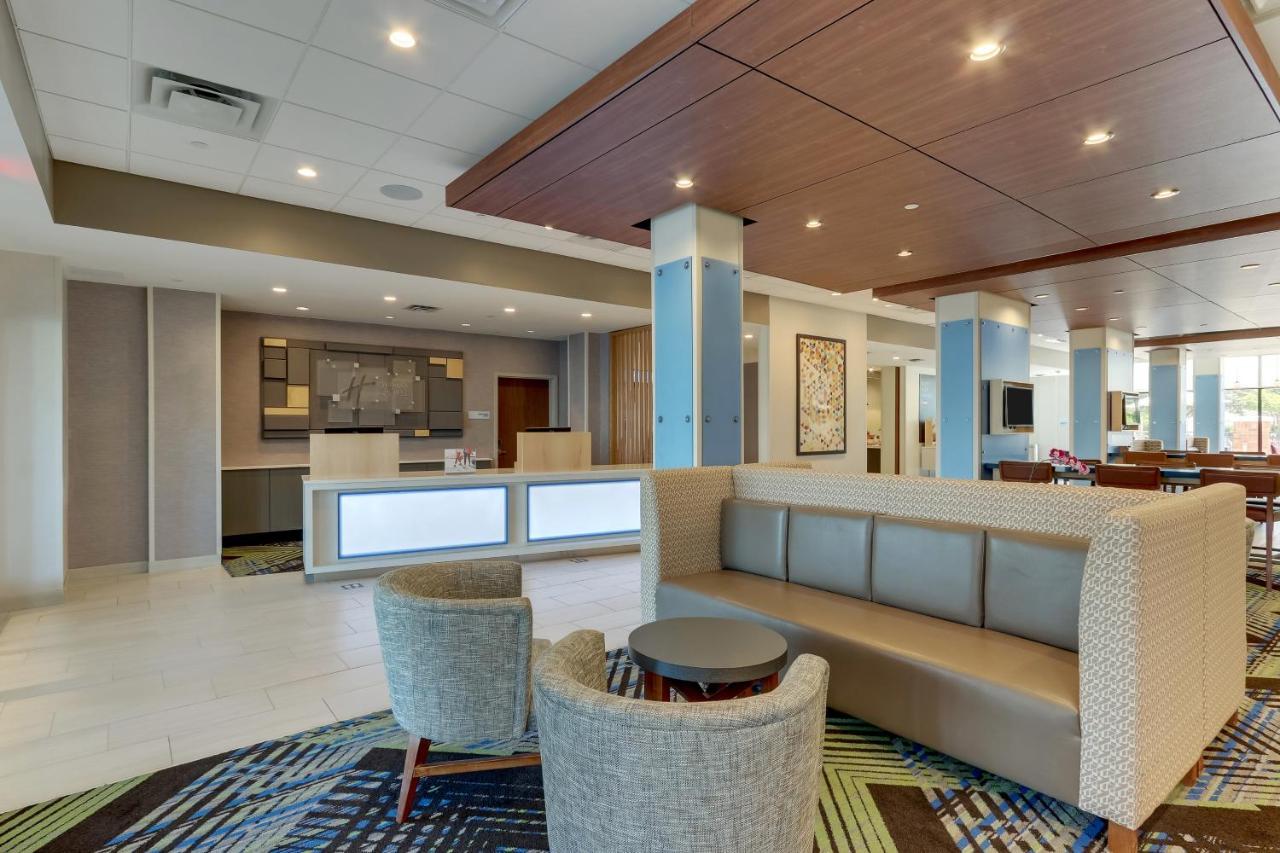 Holiday Inn Express - Wilmington - Porters Neck By Ihg Bagian luar foto