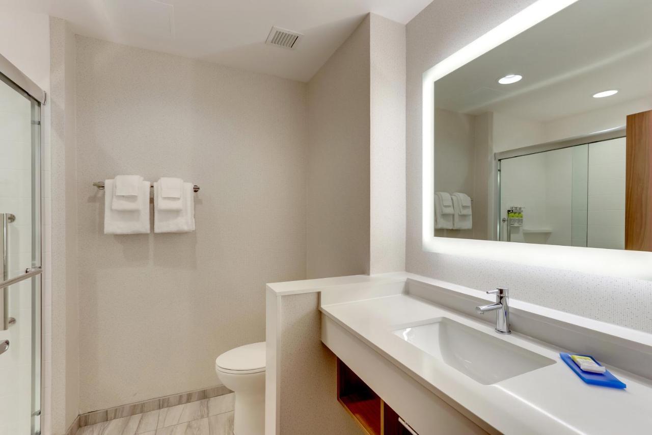 Holiday Inn Express - Wilmington - Porters Neck By Ihg Bagian luar foto