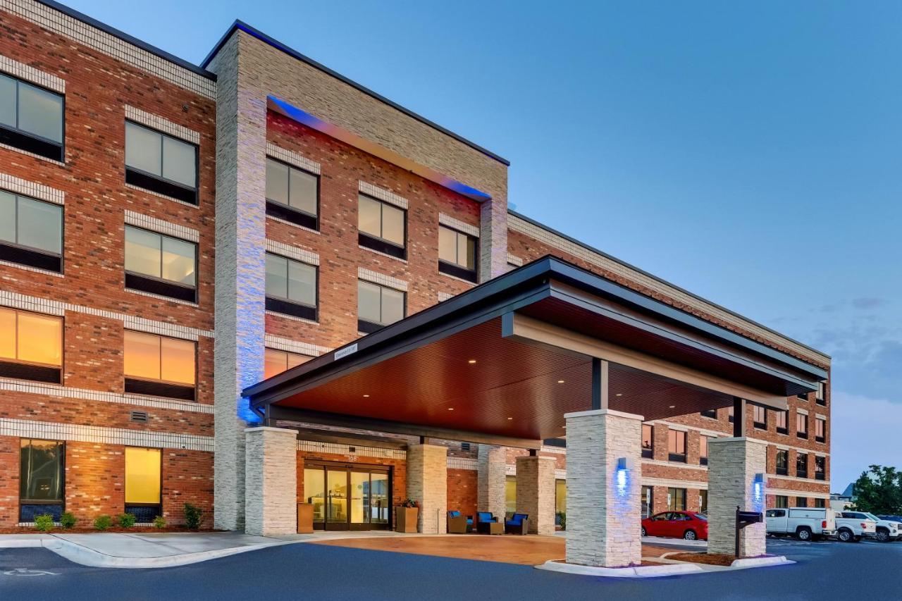 Holiday Inn Express - Wilmington - Porters Neck By Ihg Bagian luar foto