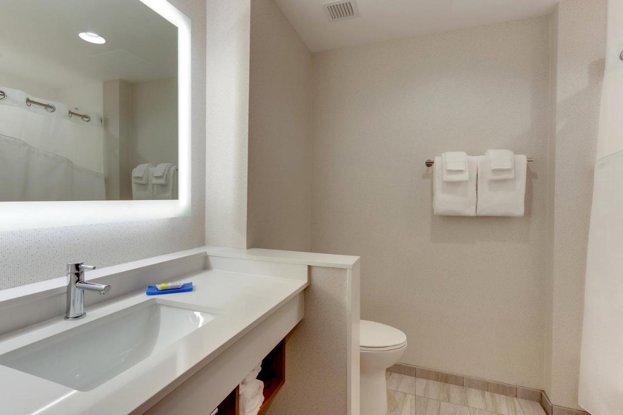 Holiday Inn Express - Wilmington - Porters Neck By Ihg Bagian luar foto